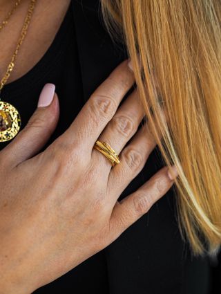 Originální šperky? ✨ Máme 🥰 Najdete u nás opravdu velký výběr zlatých a stříbrných šperků ☺️✨