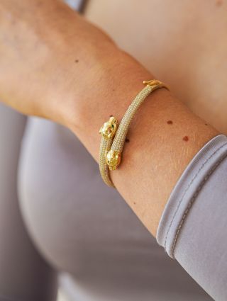 Pevný náramek se zirkony a motivem 🐆✨🎄🎁