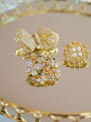 Hledáte originální dárek? ✨🎄🎁 Brože z pozlaceného stříbra se zirkony 💎💎💎