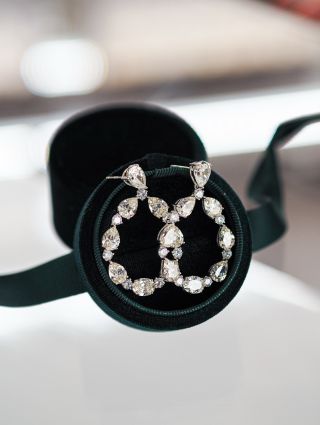 Nádherné stříbrné náušnice se kterými zazáříte nejen u stromečku ✨🎄🎁❤️ #brno #klenotybrno #vanocnidarky #nausnice